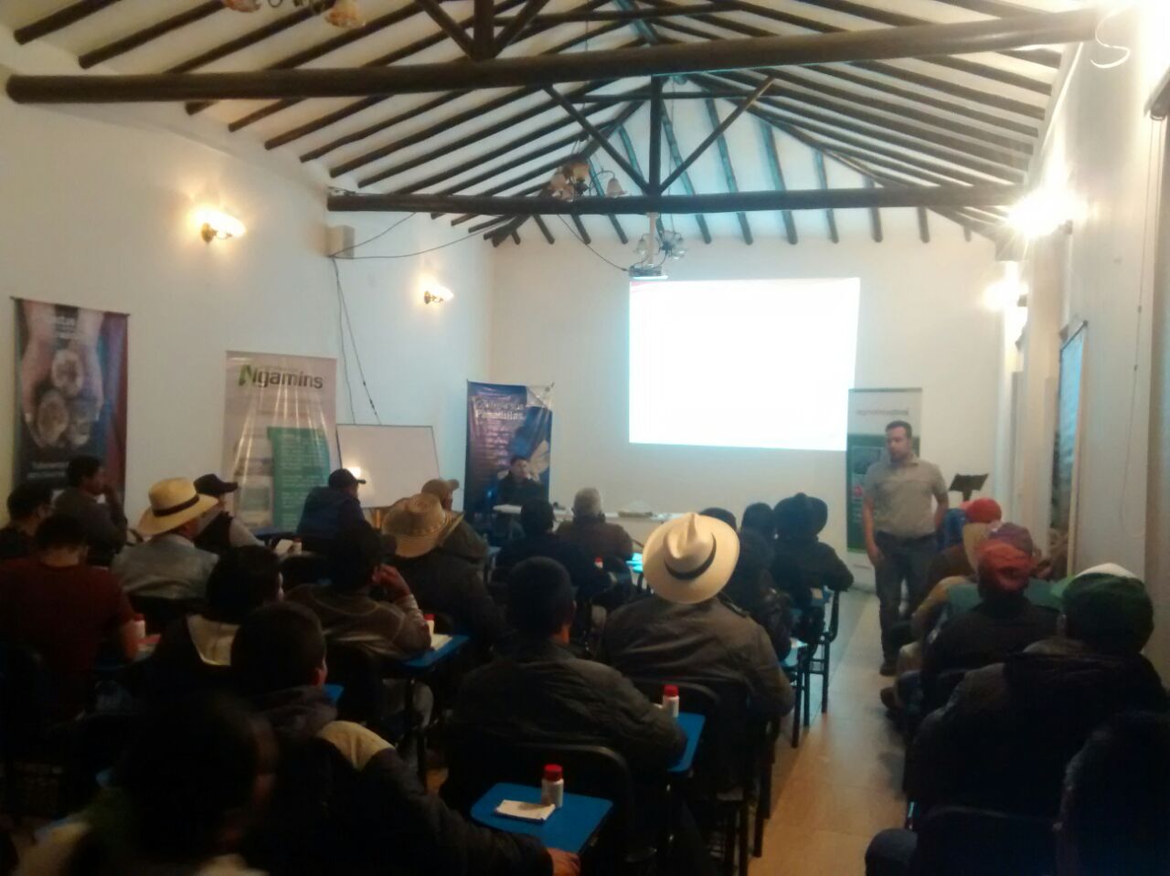 Participación de Agrofercol en el Seminario – taller Cultivo de fresa