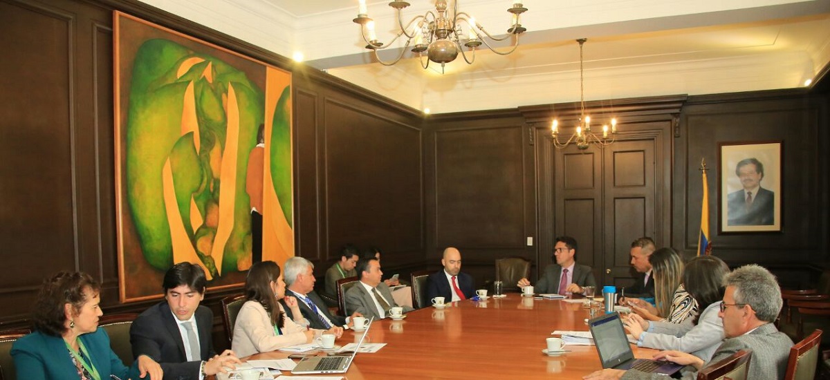 MinAgricultura analiza estrategias para fortalecer el sector de la papa en Colombia